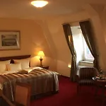 Arkadenhotel Im Kloster