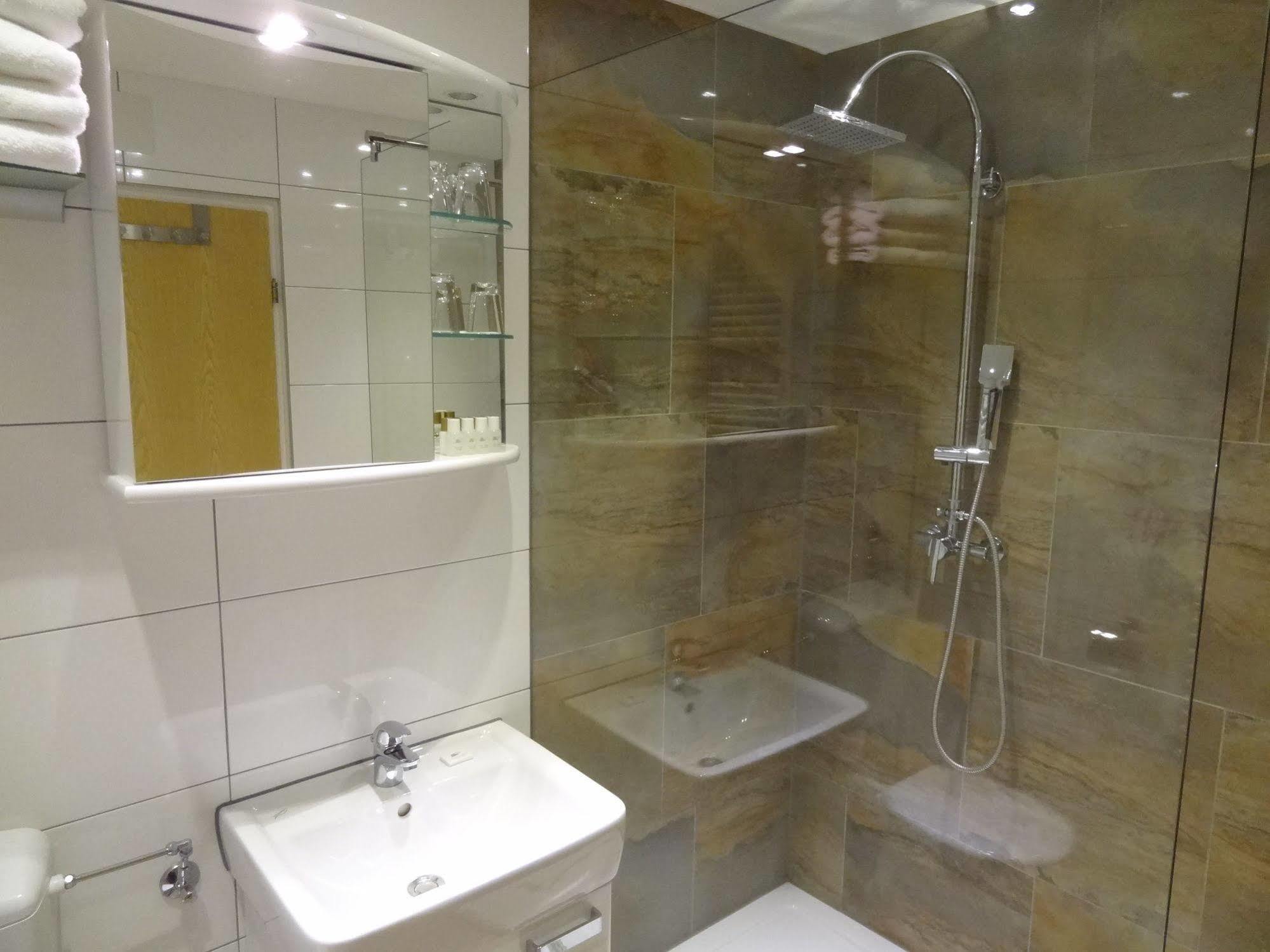 Arkadenhotel Im Kloster 3*
